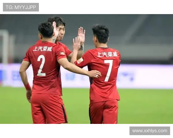 杭州足球队以52分领跑挑战赛积分榜展现强劲实力与团队合作精神